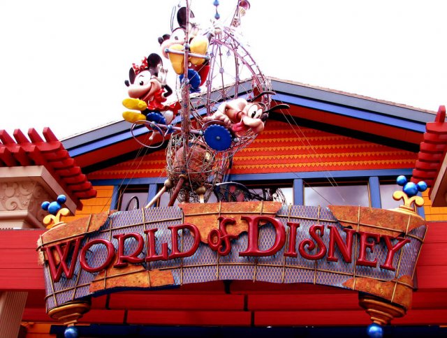 Complexo Disney - Rennett Stowe