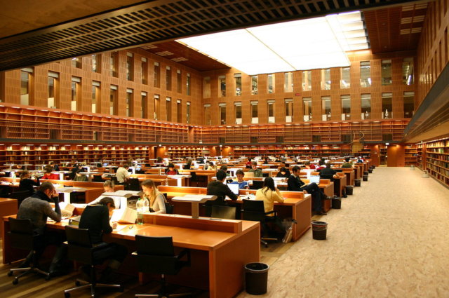 1200px-Slub-dresden-reading-room-2