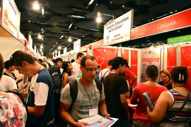feira intercâmbio estande CANADÁ
