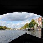 Passear de barco em Amsterdam é certeza de belas paisagens