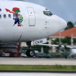 Cayman Airways 737-300, Crédito Owen Roberts Intl