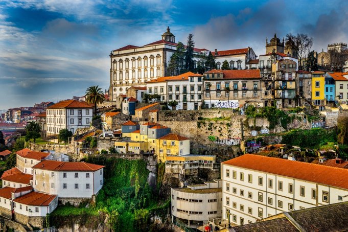 Morar em Portugal: Saiba tudo para imigrar para Portugal