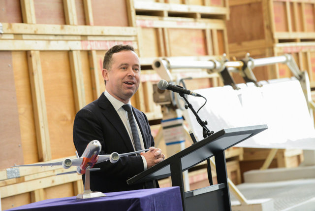 Alan_Joyce_at_Boeing_(8755307735)